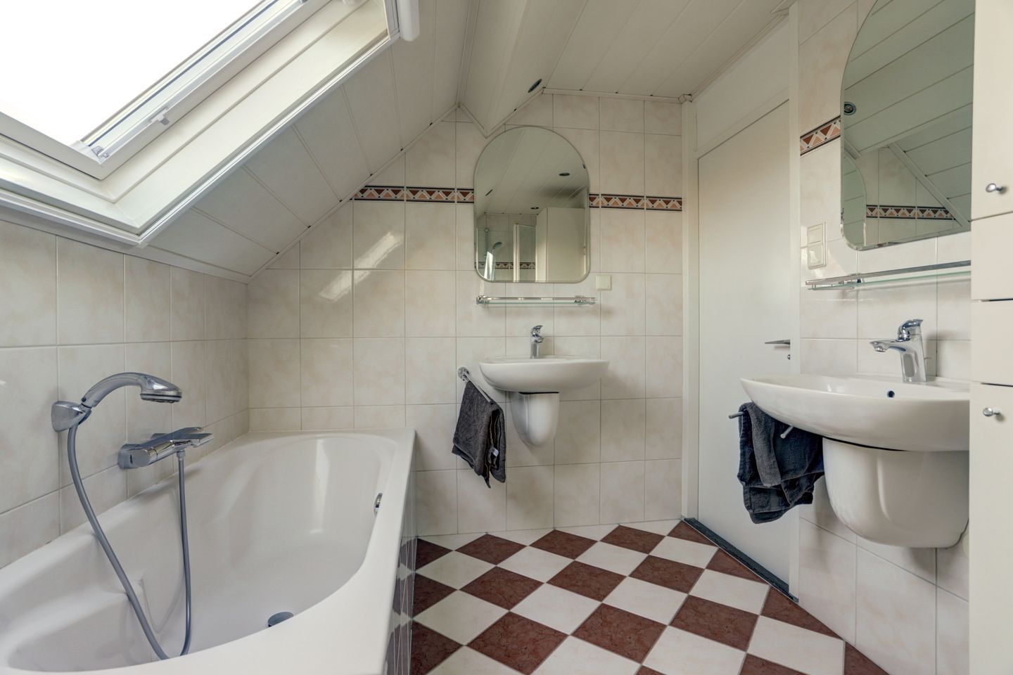 Foto 20 van Newtonlaan 2