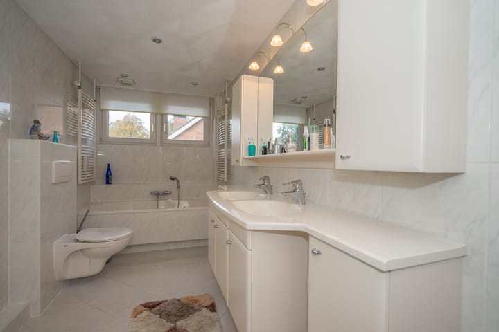 Foto 23 van Wermenbossestraat 19