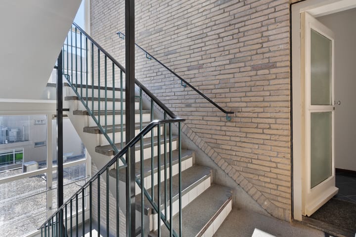 Photo 5 of Boulevard 1945 296