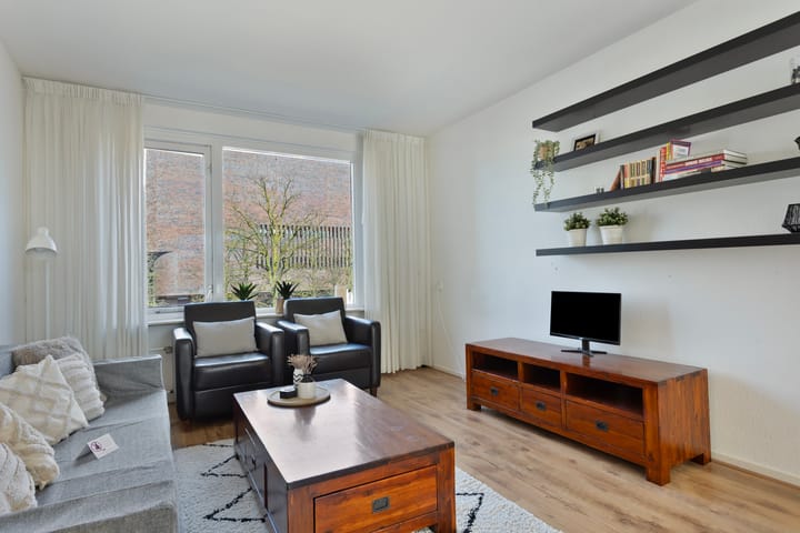 Photo 9 of Boulevard 1945 296