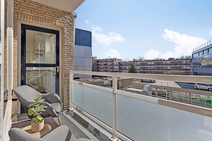 Photo 16 of Boulevard 1945 296