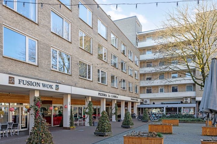 Photo 21 of Boulevard 1945 296