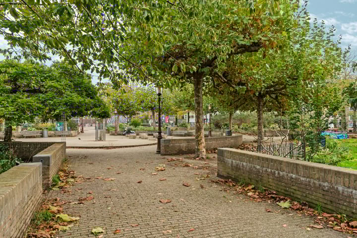 Photo 14 of Jacob van Lennepstraat 209