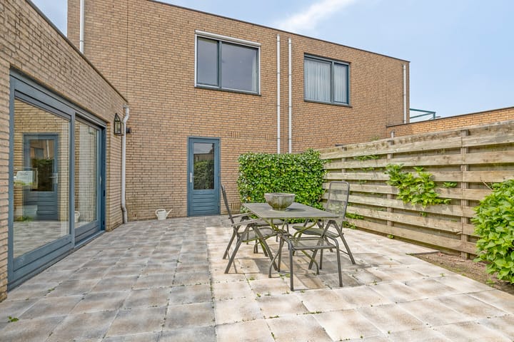 Foto 2 van Sara Burgerhartstraat 25