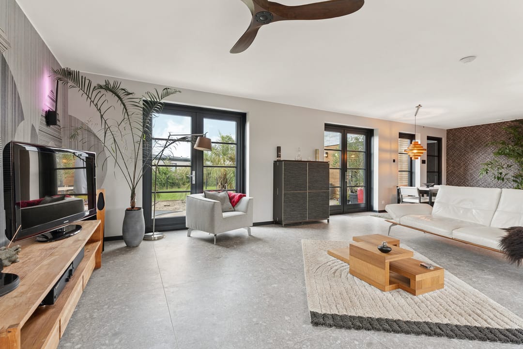 Photo 17 of Michael Faradaystraat 74
