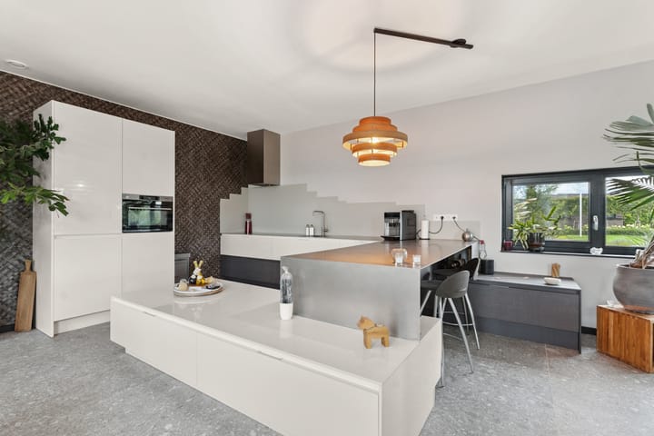 Foto 21 van Michael Faradaystraat 74