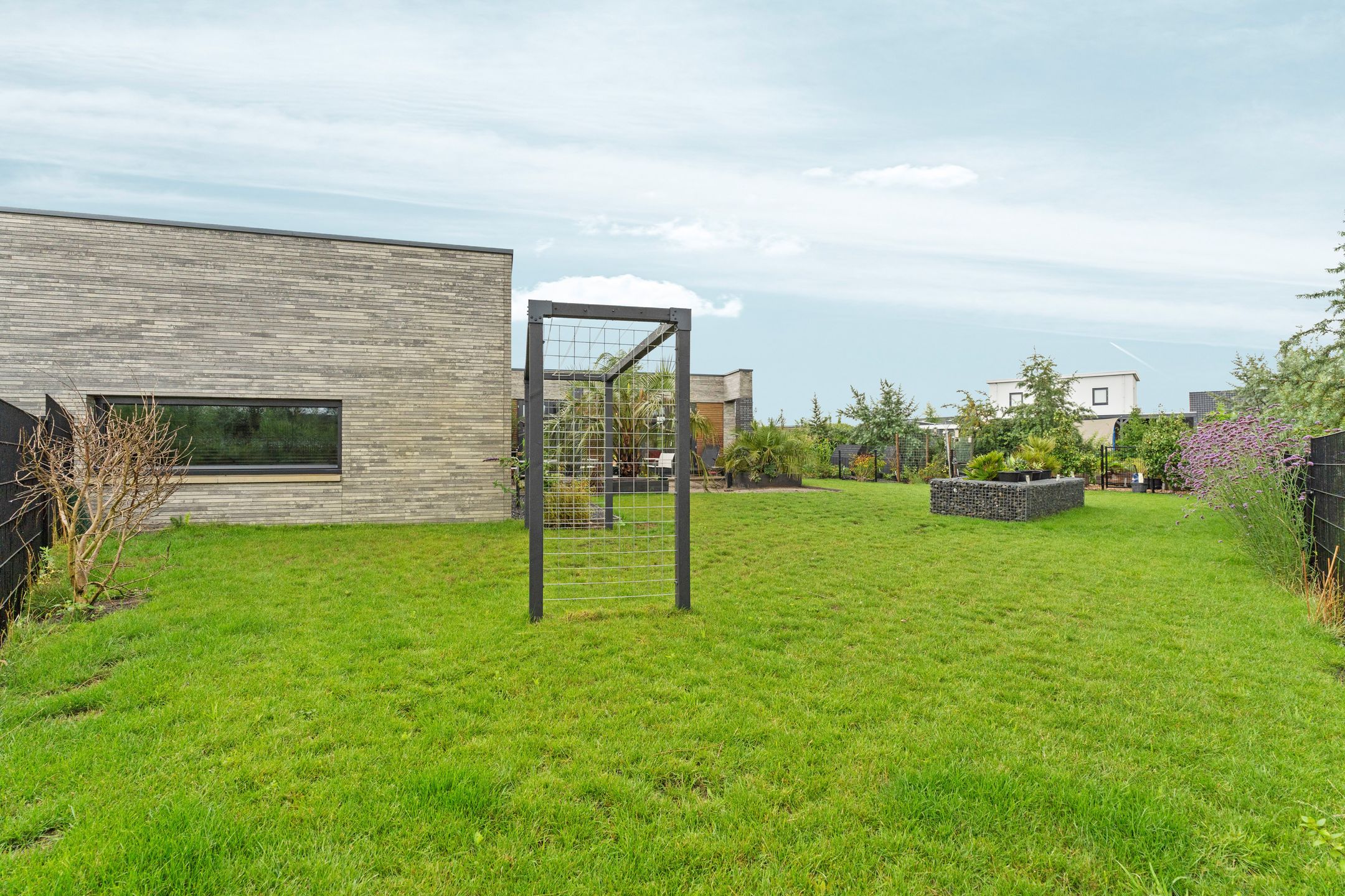 Photo 42 of Michael Faradaystraat 74