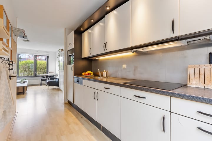 Foto 9 van Januaristraat 76