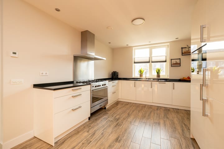 Photo 2 of Leifruit 5