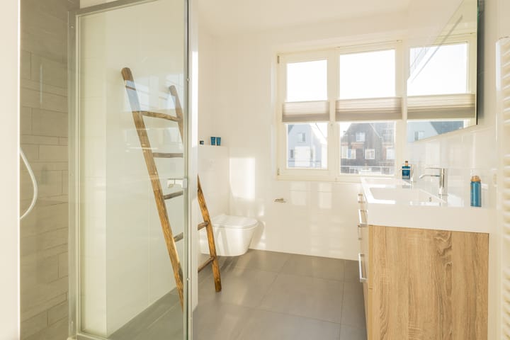 Photo 3 of Leifruit 5