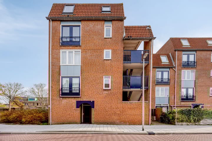 Photo 2 of Hekbootkade 12