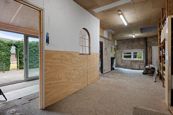 Photo 35 of Hoofdweg 23