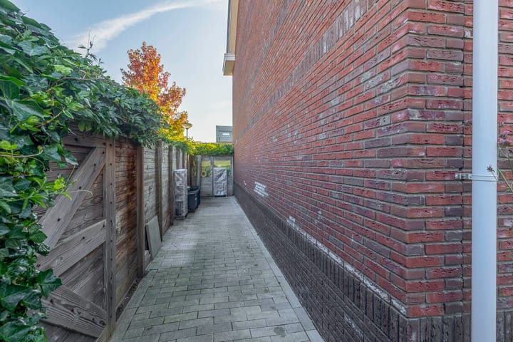 Photo 38 of Fortuinlaan 96