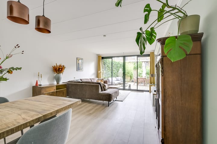 Photo 2 of Piet Heinlaan 98