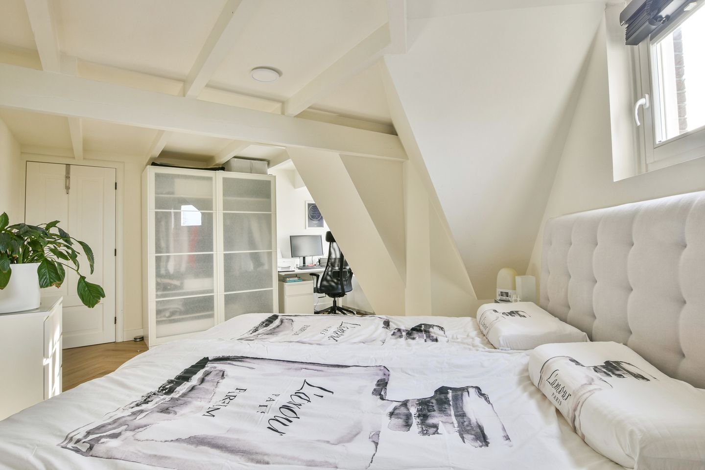 Photo 25 of Zocherstraat 1-3