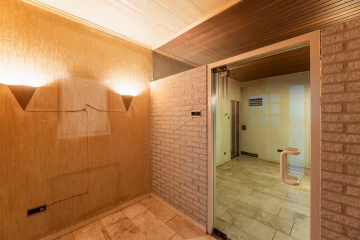 Photo 7 of Noord Esmarkerrondweg 149