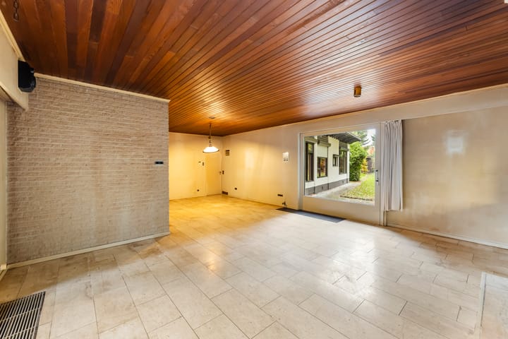 Photo 12 of Noord Esmarkerrondweg 149