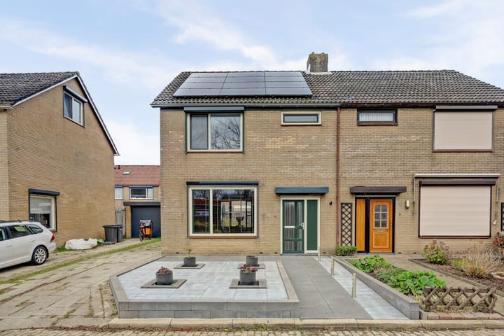 Foto 2 van Montessoristraat 6