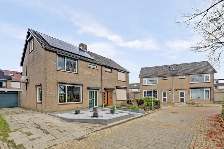 Foto 5 van Montessoristraat 6