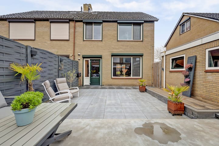 Foto 32 van Montessoristraat 6