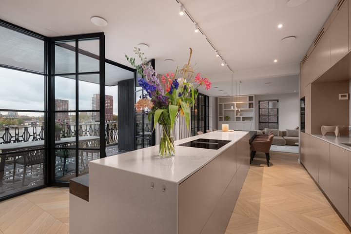 Photo 8 of Abraham Tuschinskistraat 84