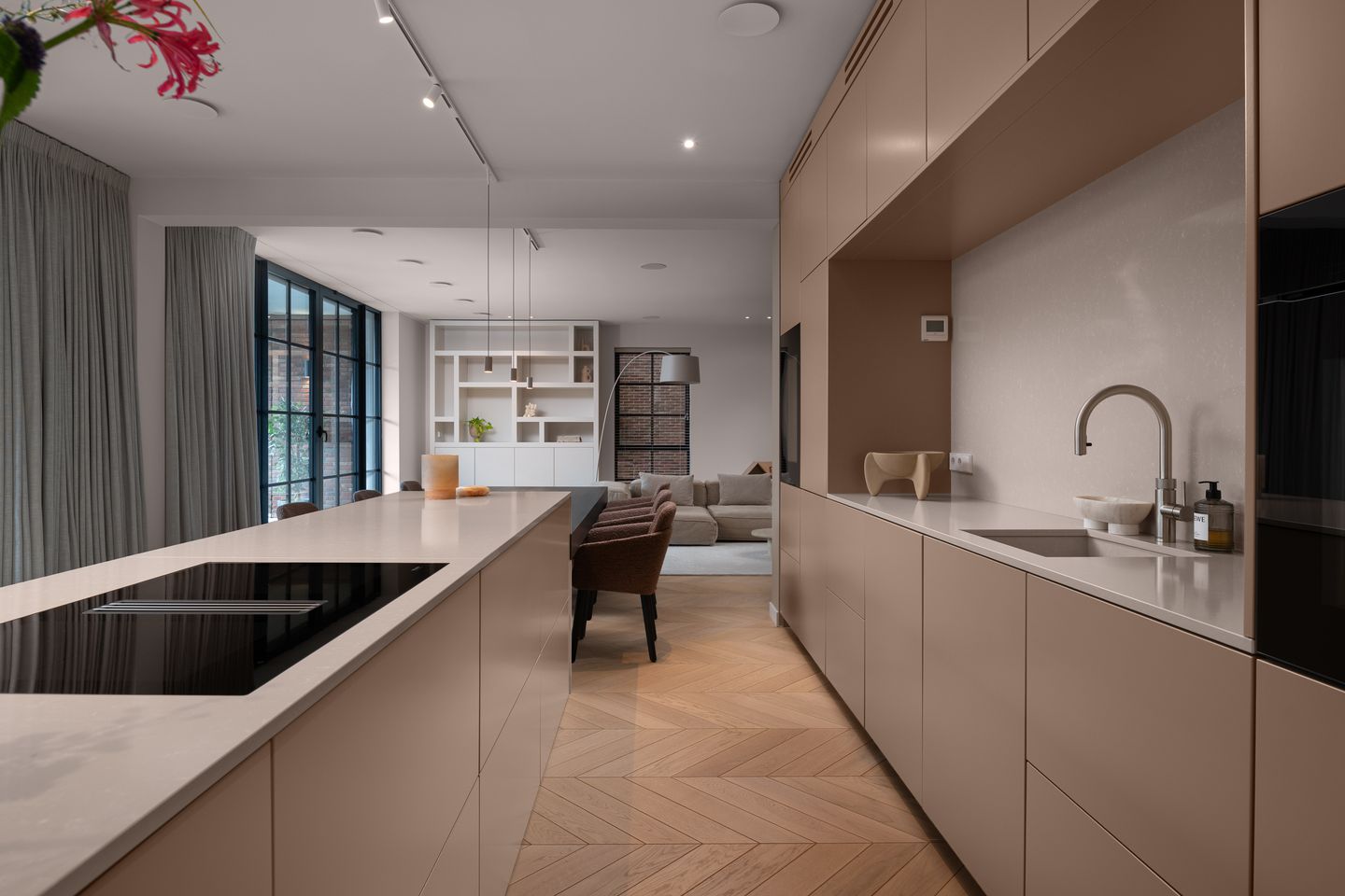 Foto 10 van Abraham Tuschinskistraat 84