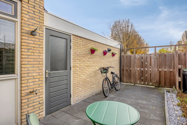 Foto 28 van Van den Berghlaan 419