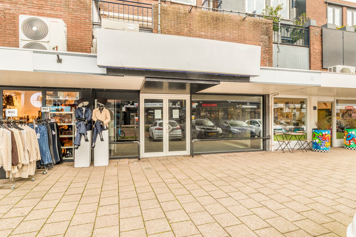 View photo 2 of Deutzstraat 12-14