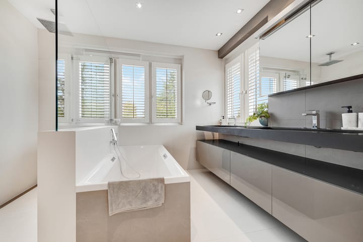 Photo 17 of B. Vethstraat 2