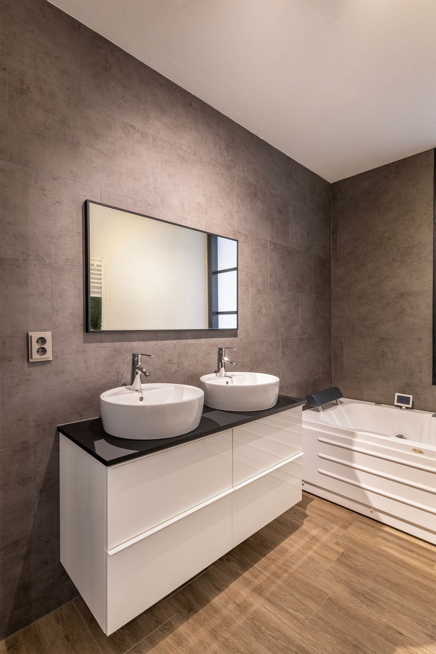 Photo 34 of Richard Holstraat 47