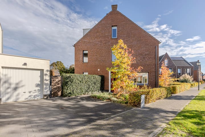 Photo 40 of Burgemeester Verdaasdonkstraat 94