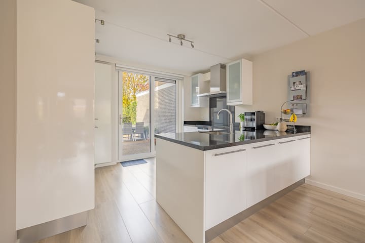 Foto 17 van Van Kleffenslaan 133