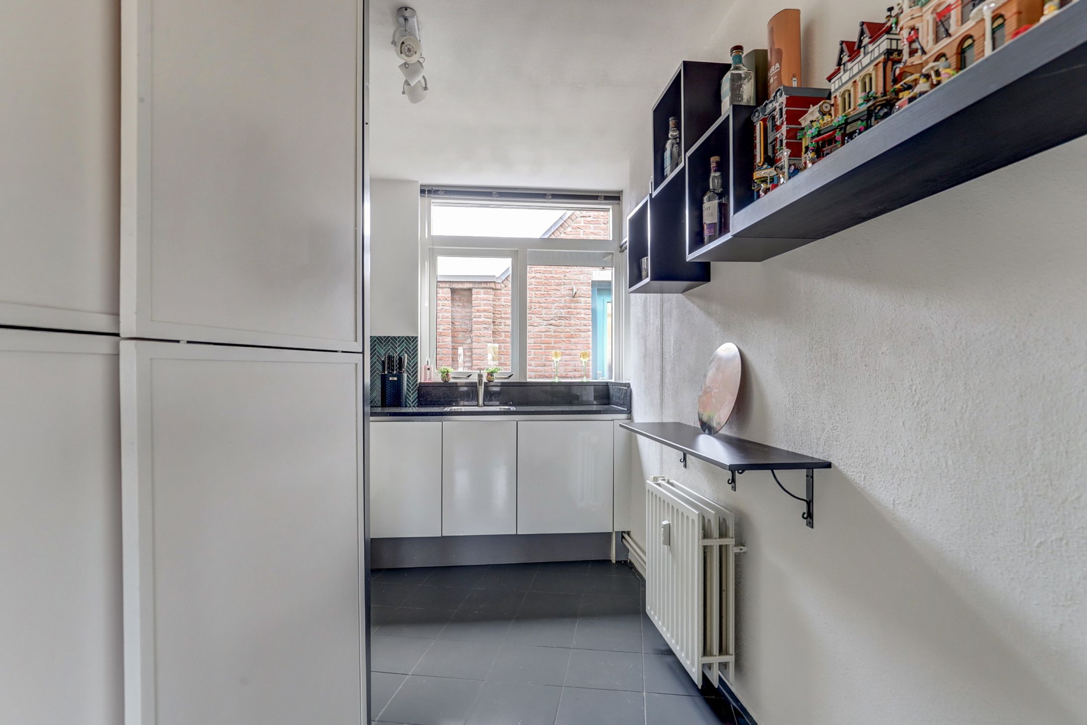 Photo 15 of Regentesseplantsoen 33