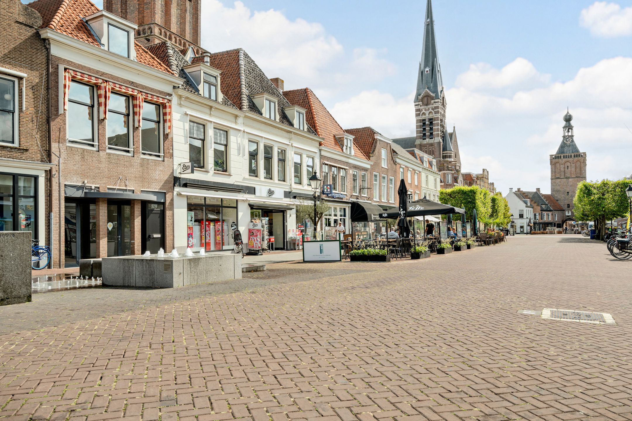 Photo 42 of Markt 20-A