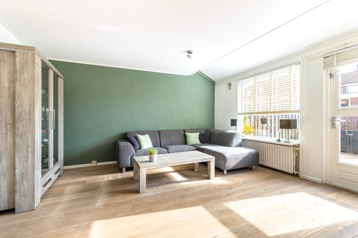 Photo 4 of Dotterbloem 2