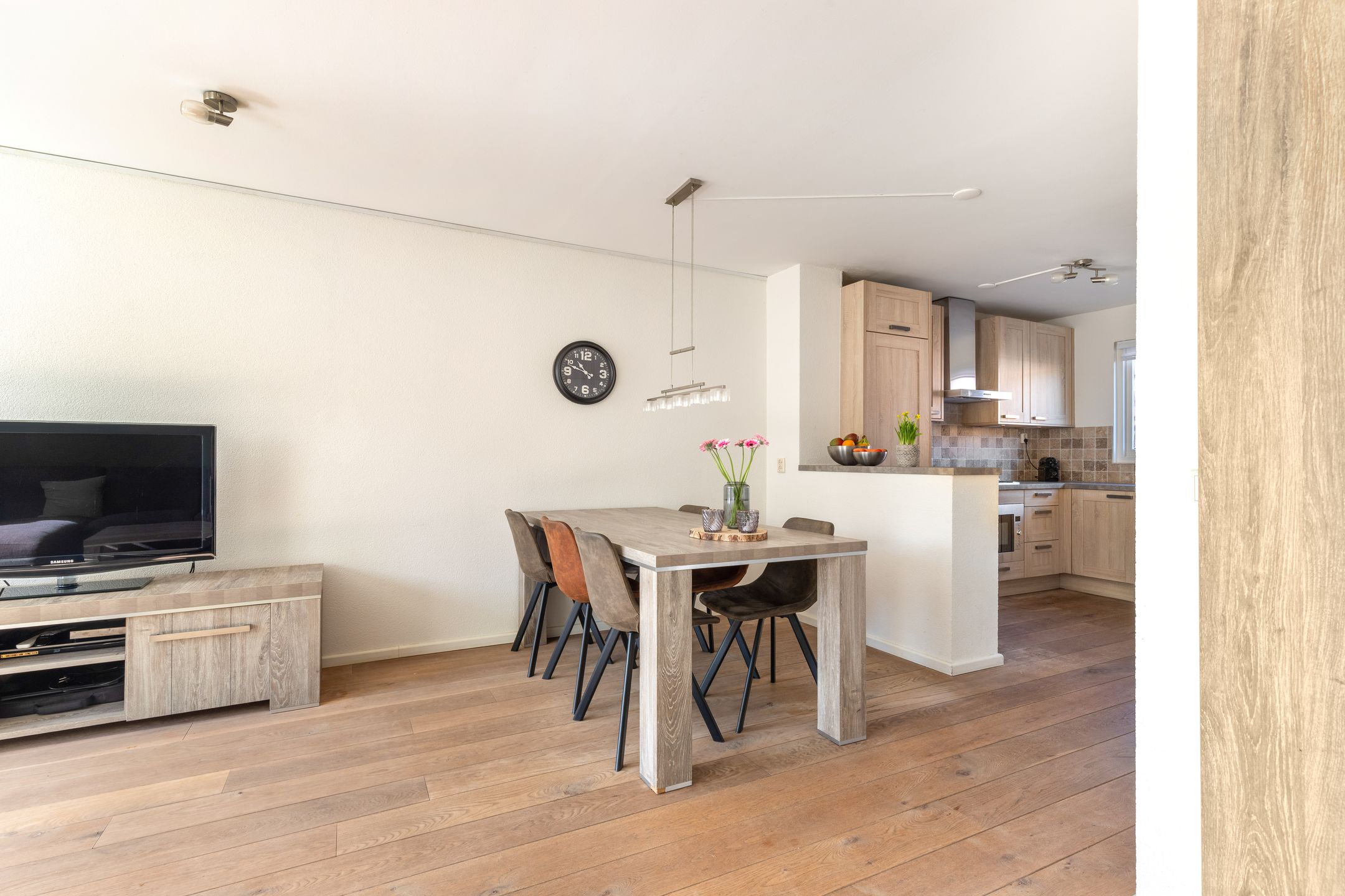 Foto 9 van Dotterbloem 2