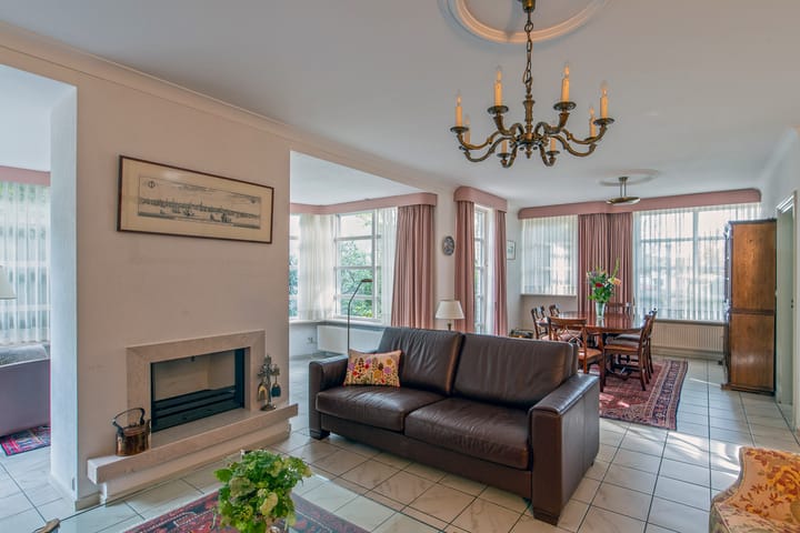 Photo 7 of Burgemeester Uijenstraat 3