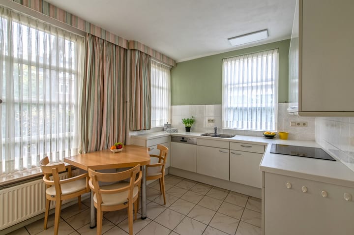 Photo 12 of Burgemeester Uijenstraat 3