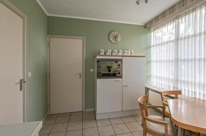 Photo 13 of Burgemeester Uijenstraat 3