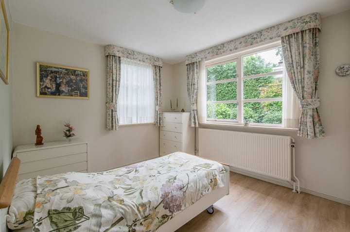 Photo 14 of Burgemeester Uijenstraat 3