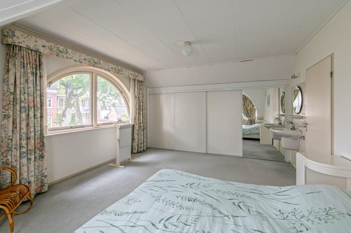 Photo 21 of Burgemeester Uijenstraat 3