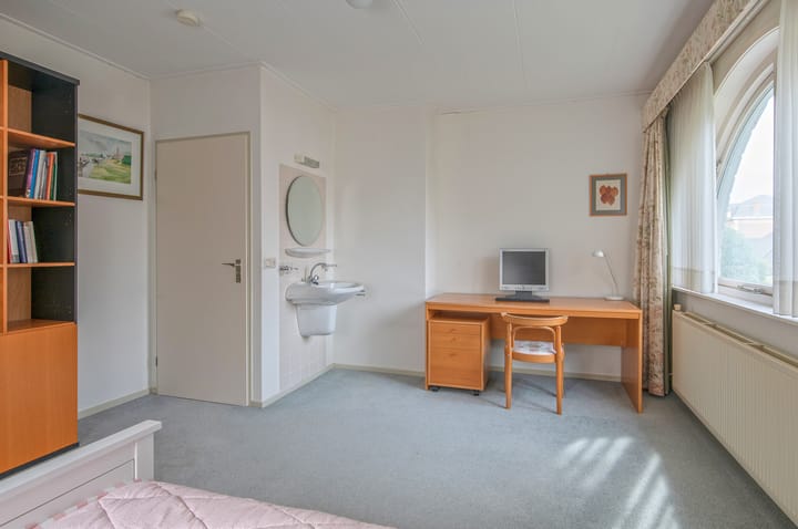 Photo 23 of Burgemeester Uijenstraat 3