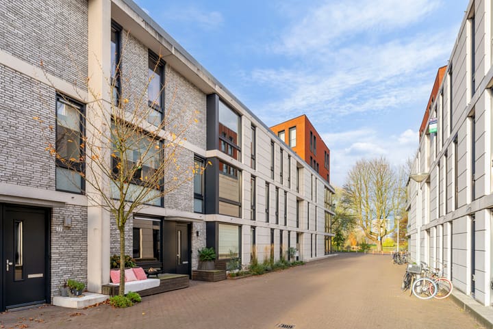 Photo 2 of Van Hoftenstraat 24