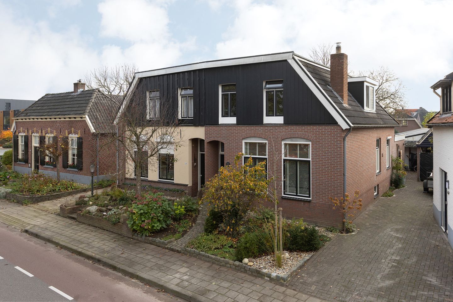 Photo 1 of Parallelweg 22