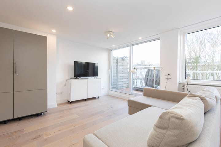 Photo 4 of Orteliusstraat 64-3