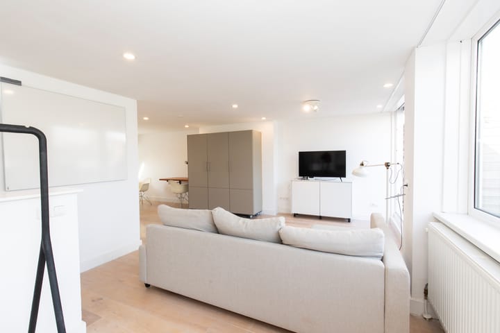 Photo 8 of Orteliusstraat 64-3