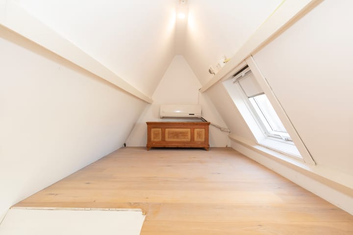 Photo 15 of Orteliusstraat 64-3