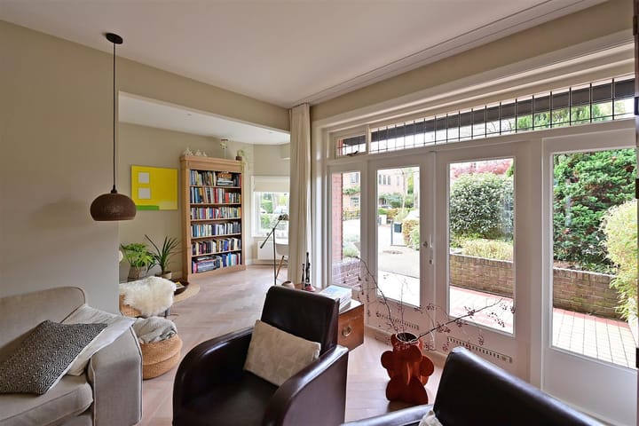 Photo 4 of Van der Helstlaan 17