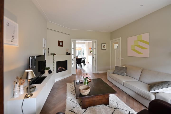 Photo 7 of Van der Helstlaan 17