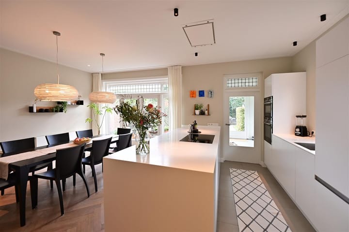 Photo 11 of Van der Helstlaan 17